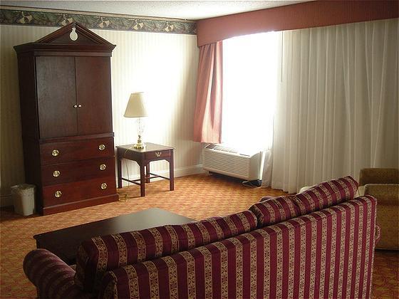 Governor'S Inn & Suites Memphis Room photo